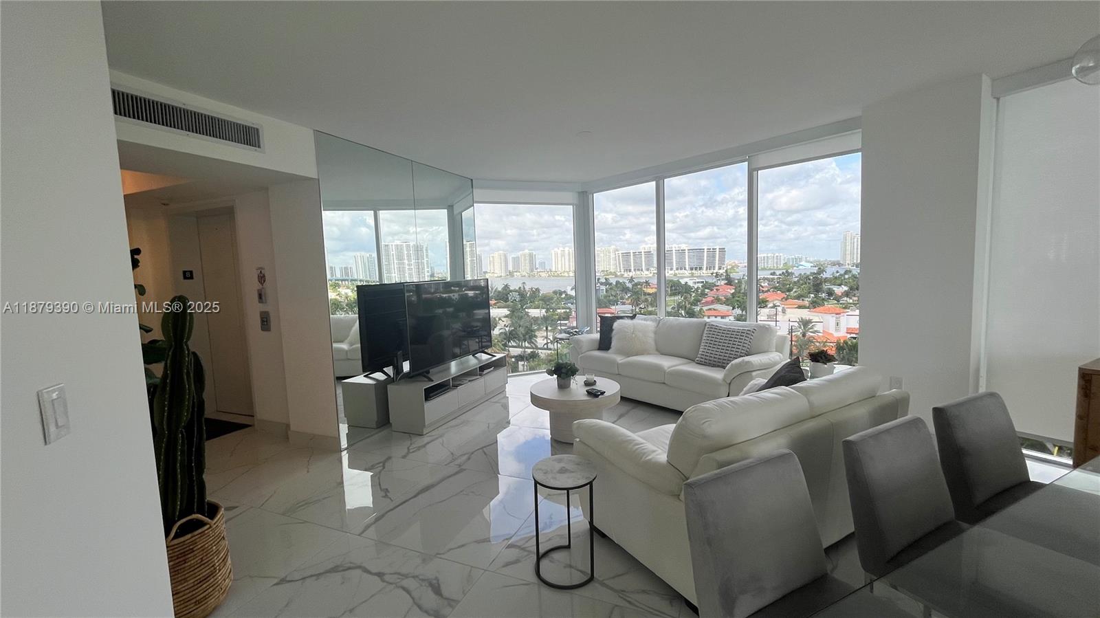 18671 Collins Ave 804