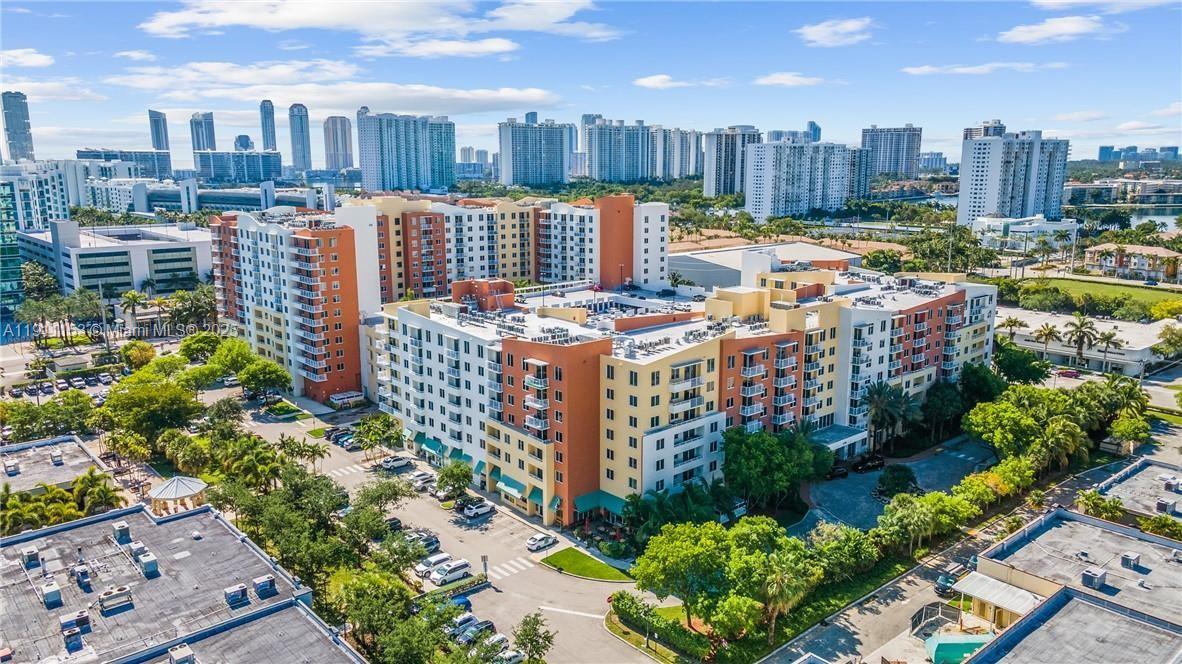 VENTURE AT AVENTURA WEST - Residential Lease