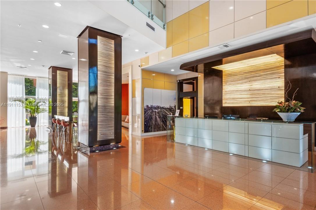 VENTURE AT AVENTURA WEST - Residential Lease