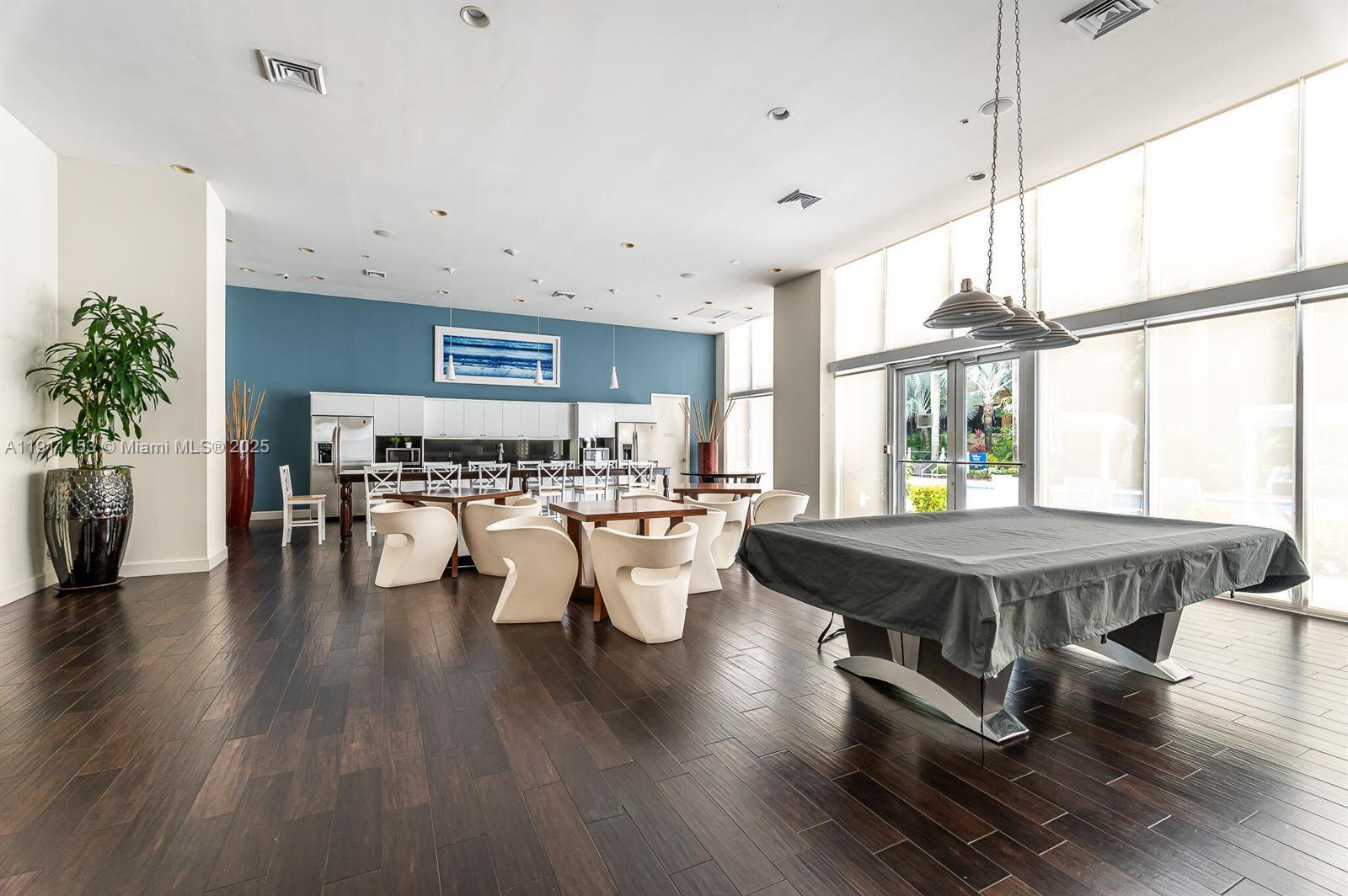 VENTURE AT AVENTURA WEST - Residential Lease