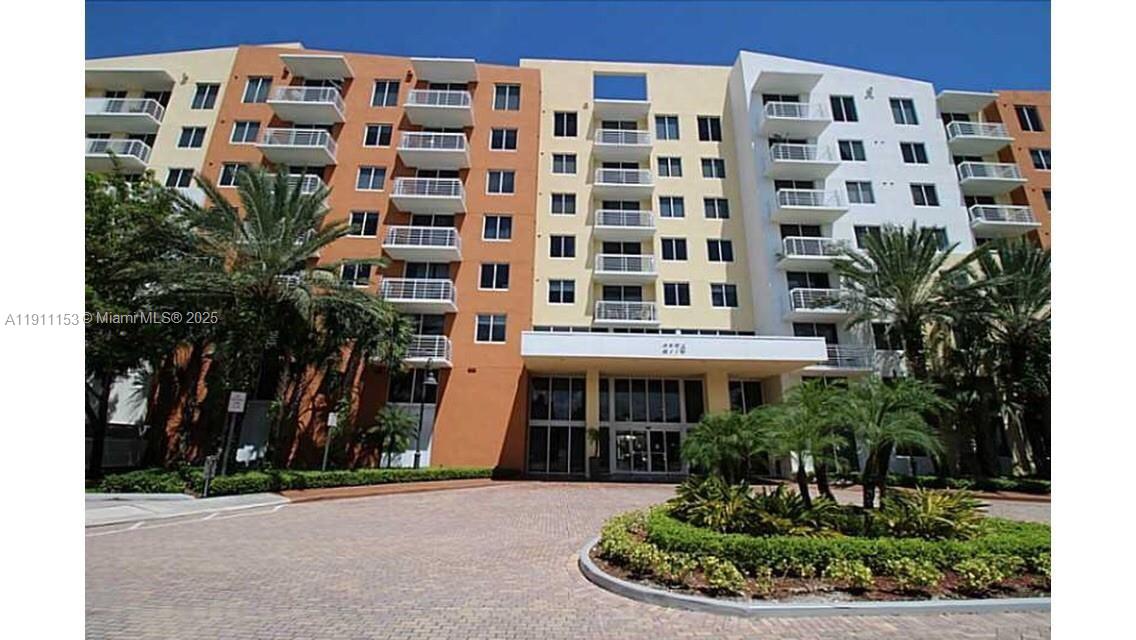 VENTURE AT AVENTURA WEST - Residential Lease