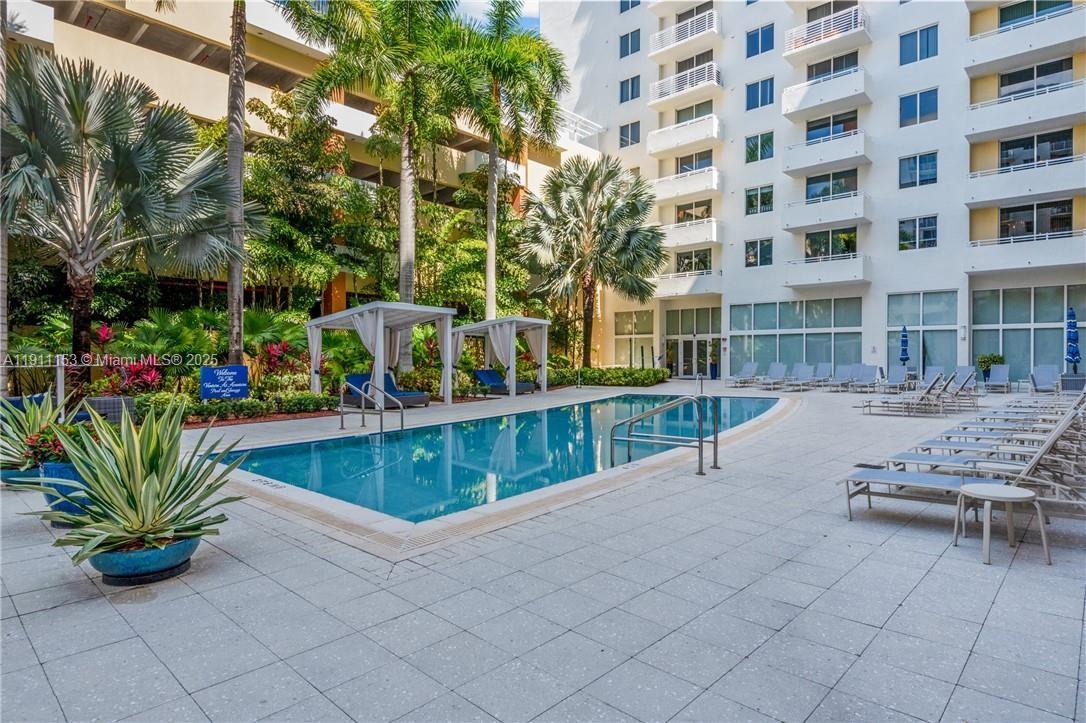 VENTURE AT AVENTURA WEST - Residential Lease