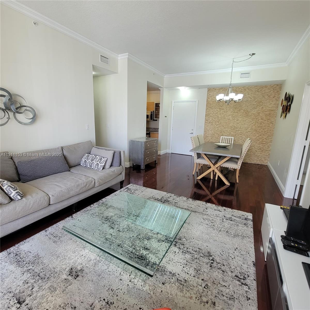 VENTURE AT AVENTURA WEST - Residential Lease