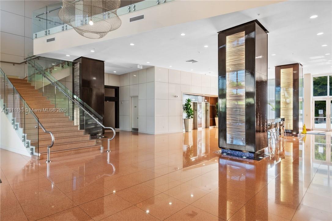 VENTURE AT AVENTURA WEST - Residential Lease