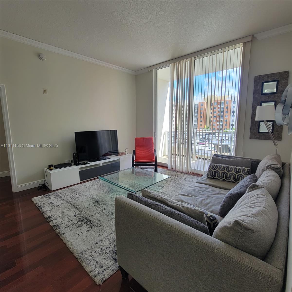 VENTURE AT AVENTURA WEST - Residential Lease