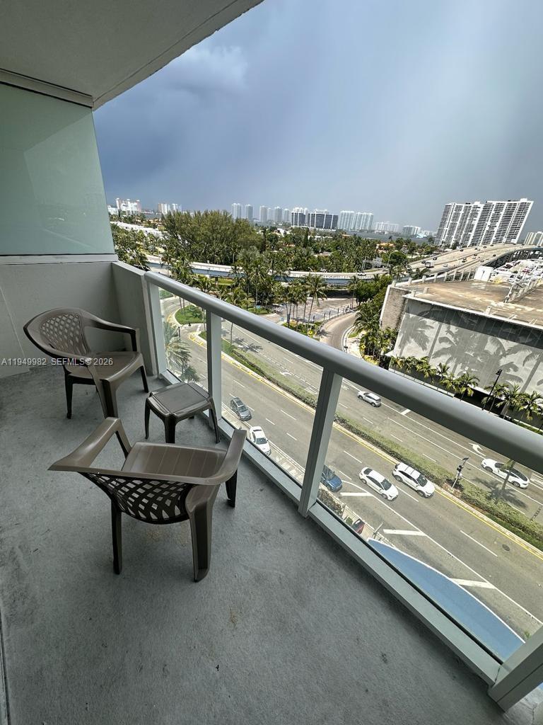 THE AVENTURA BEACH CLUB C - Residential