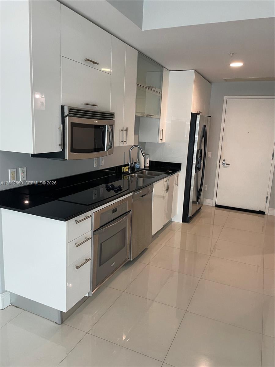 60 SW 13th St 2414
