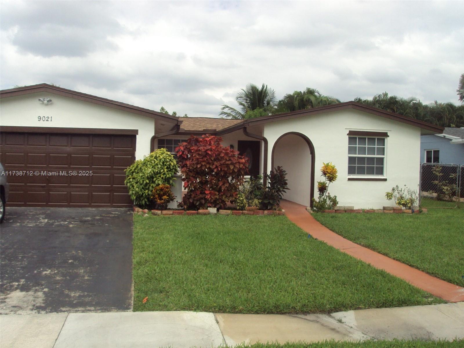 Rental Property at Address Not Disclosed, Pembroke Pines, Miami-Dade County, Florida - Bedrooms: 4 
Bathrooms: 2  - $4,100 MO.