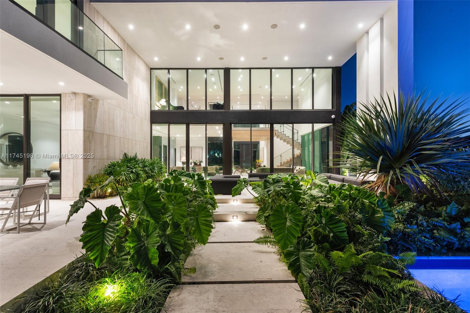 478 Tamarind Dr