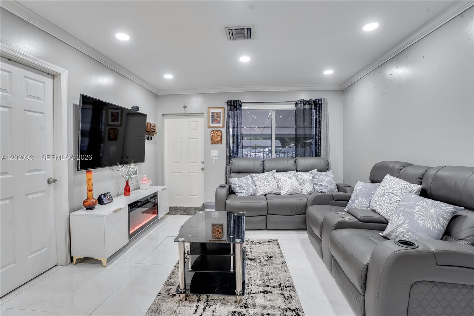 CORAL COURT - Residential