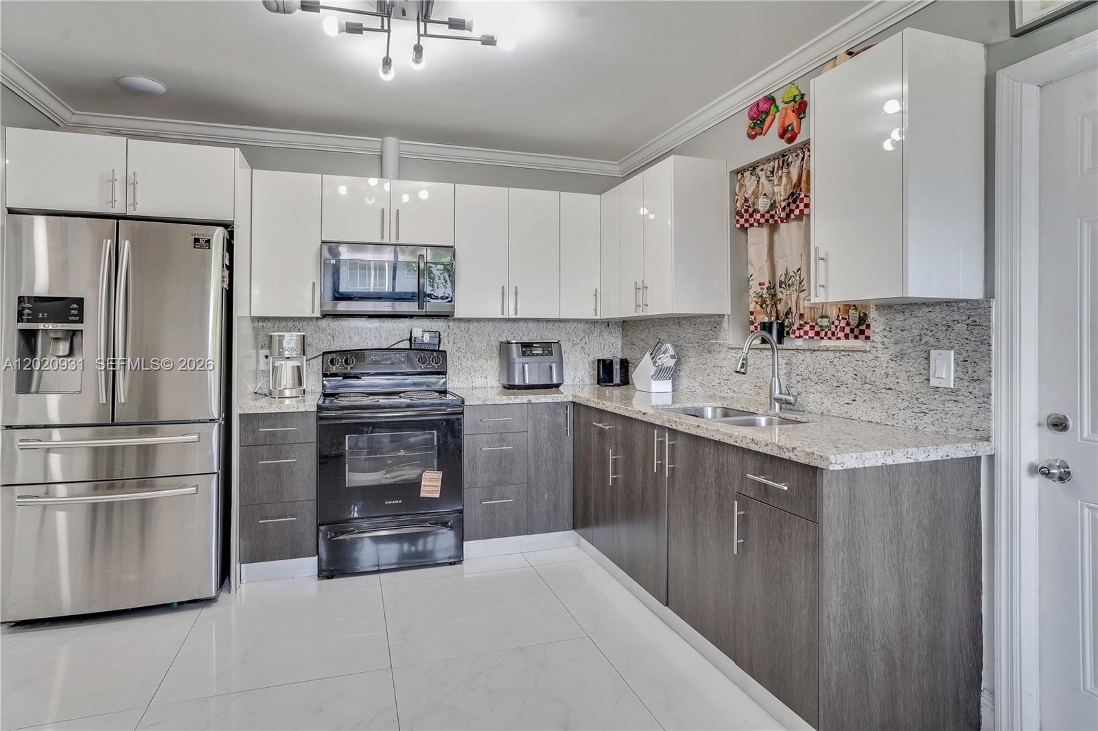 CORAL COURT - Residential