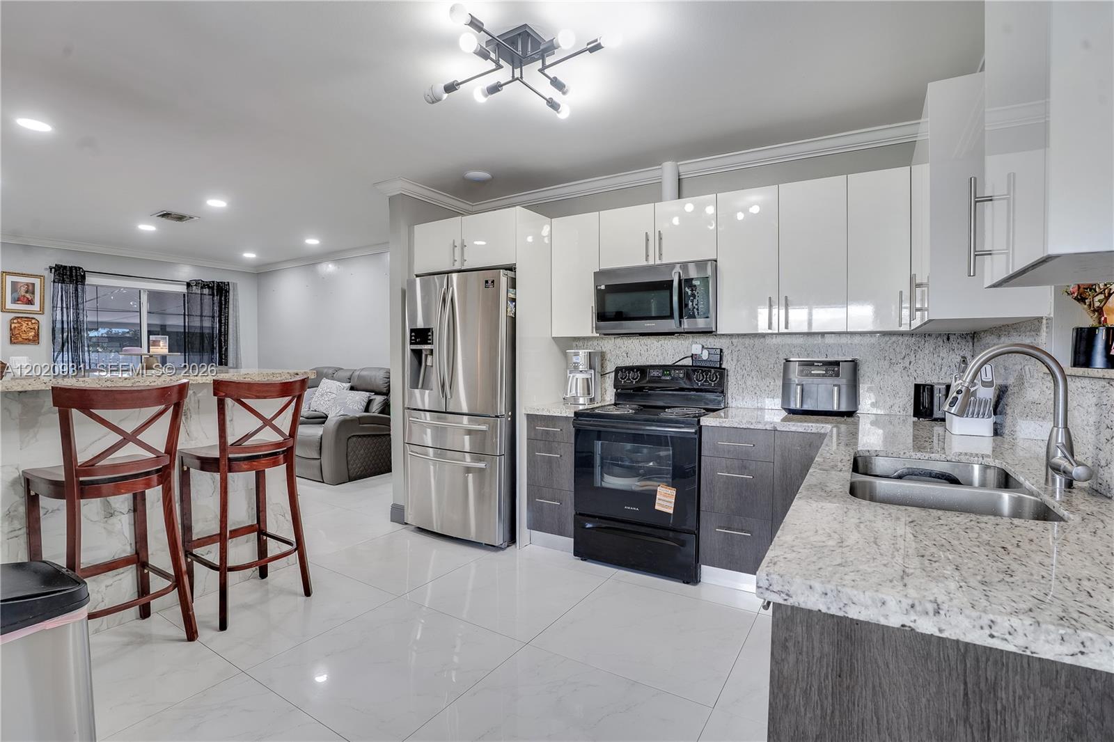 CORAL COURT - Residential
