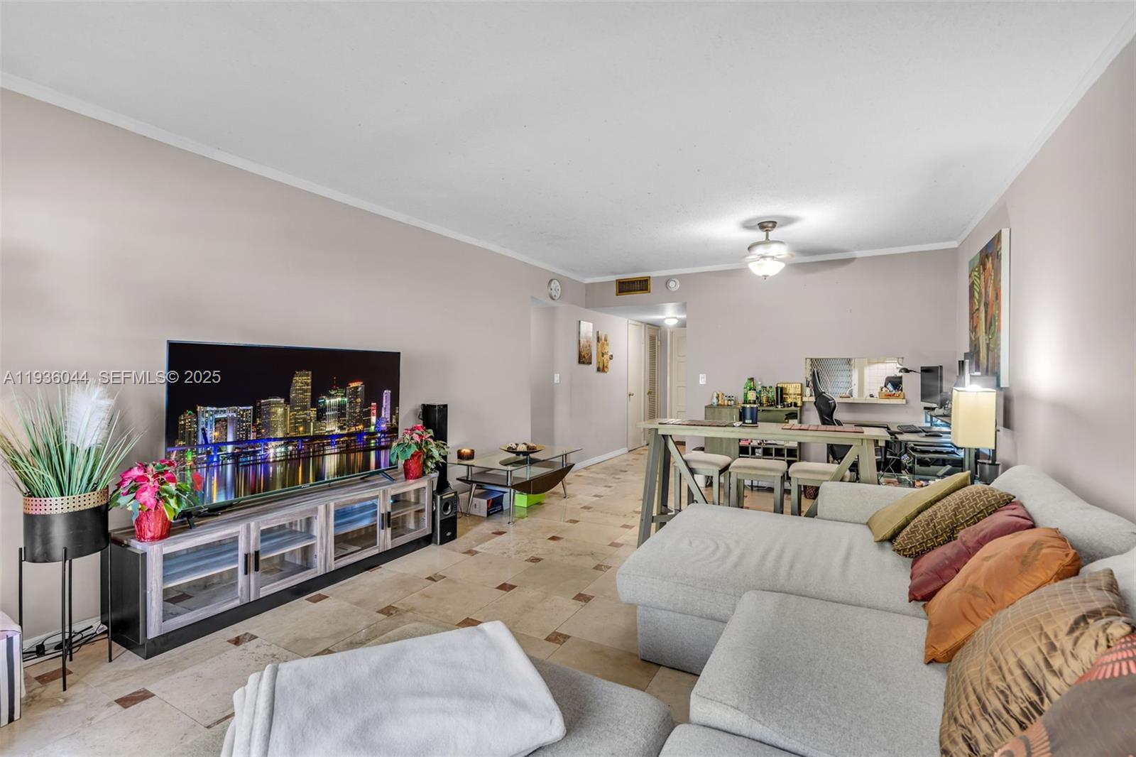 HILLCREST COUNTRY CLUB AP - Residential