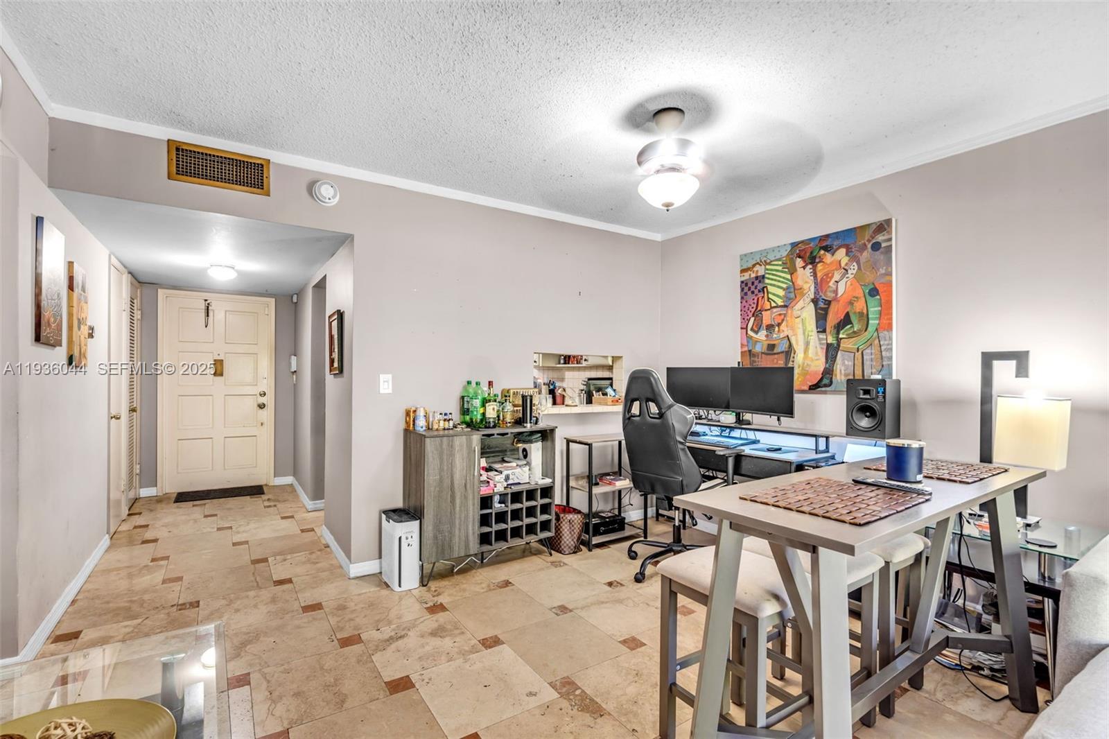 HILLCREST COUNTRY CLUB AP - Residential