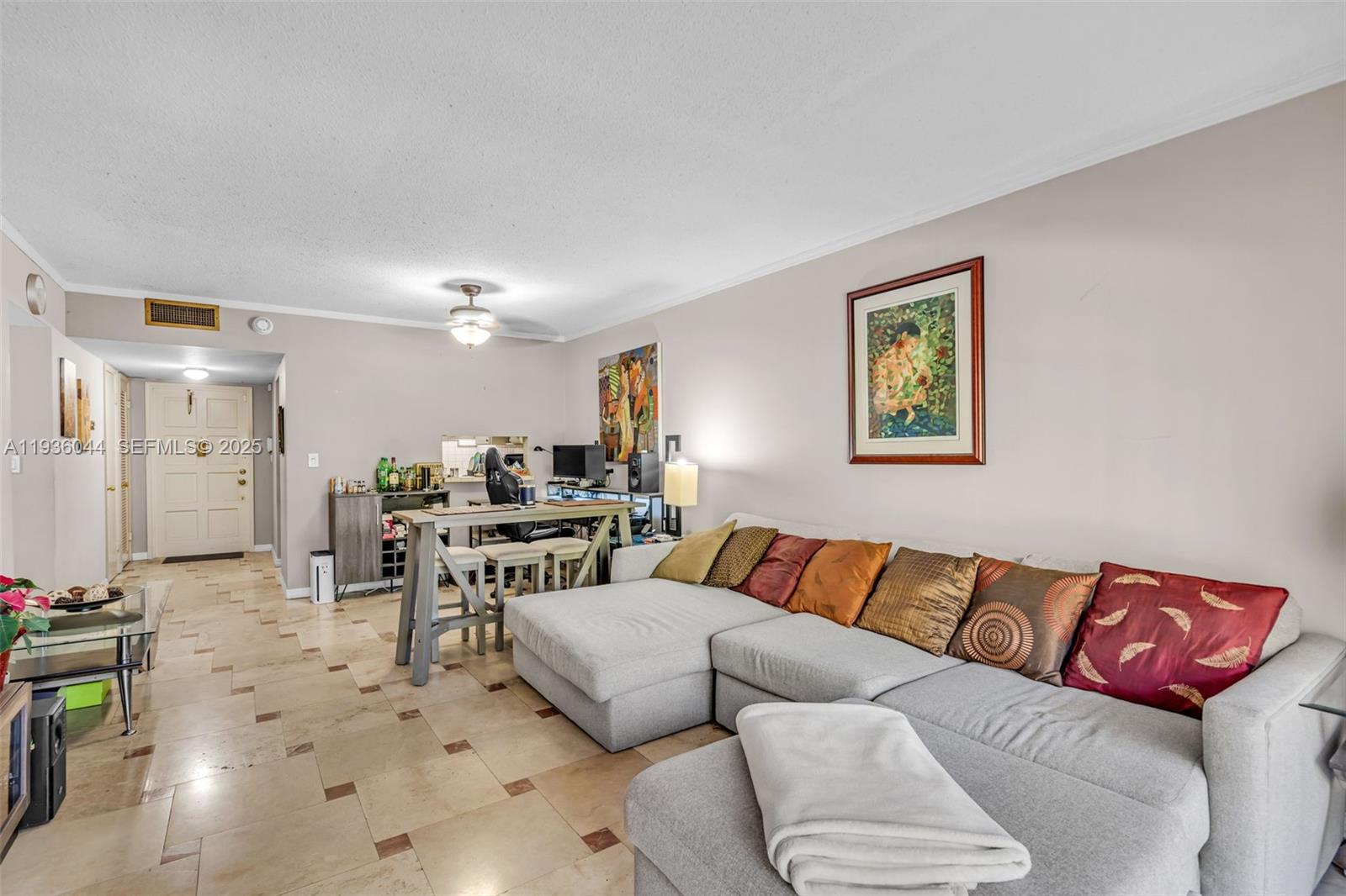 HILLCREST COUNTRY CLUB AP - Residential