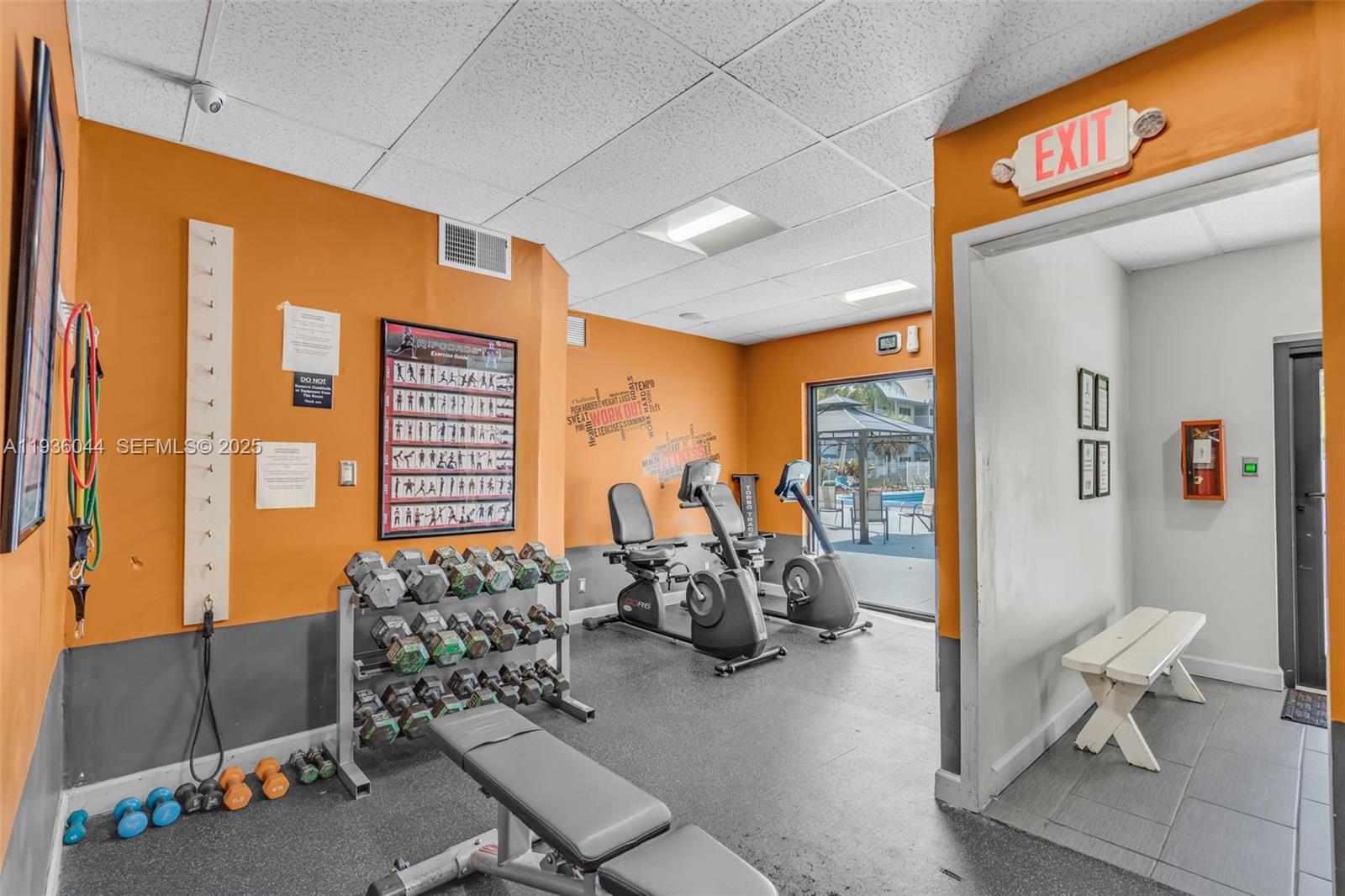 HILLCREST COUNTRY CLUB AP - Residential