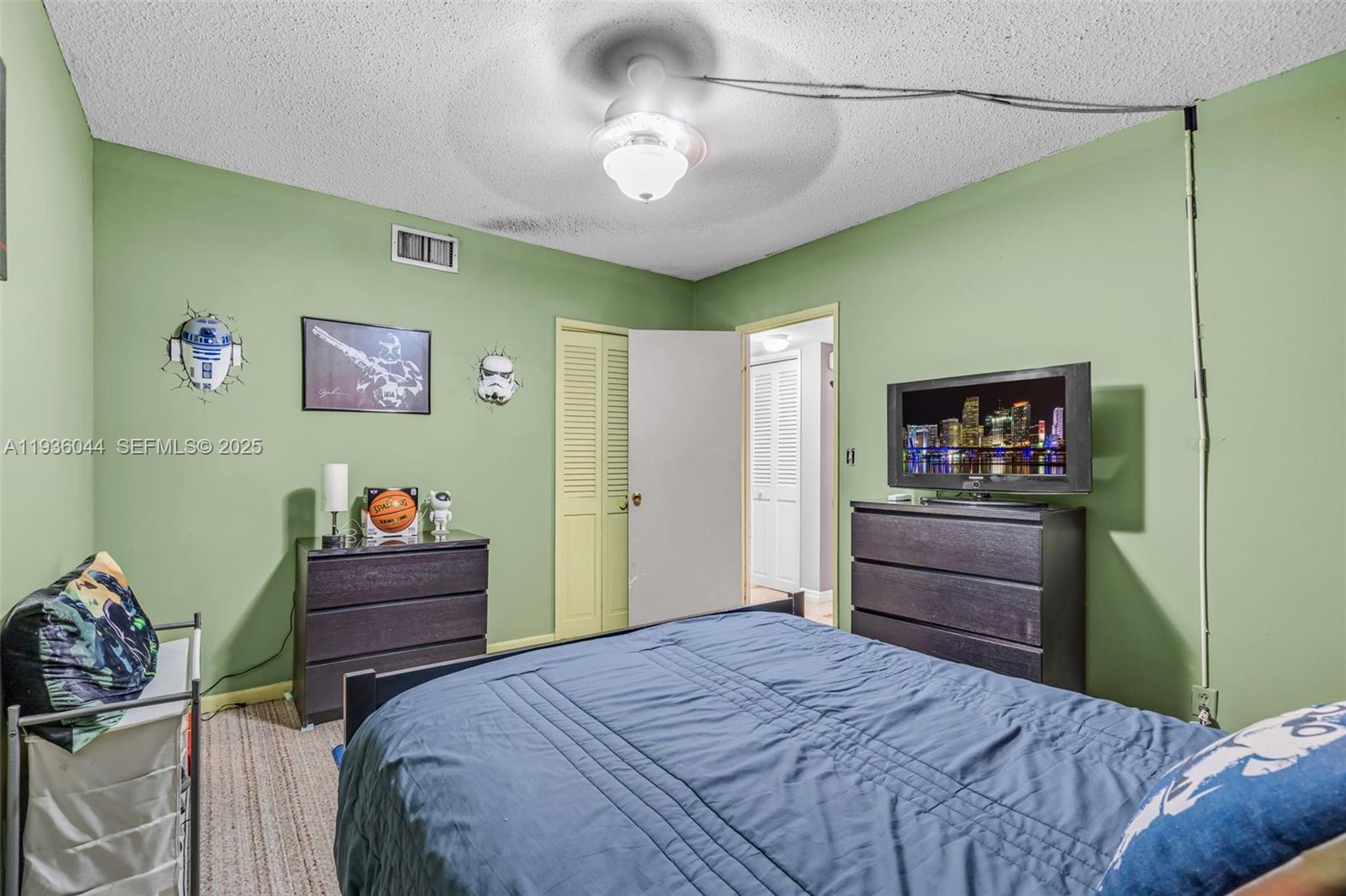 HILLCREST COUNTRY CLUB AP - Residential