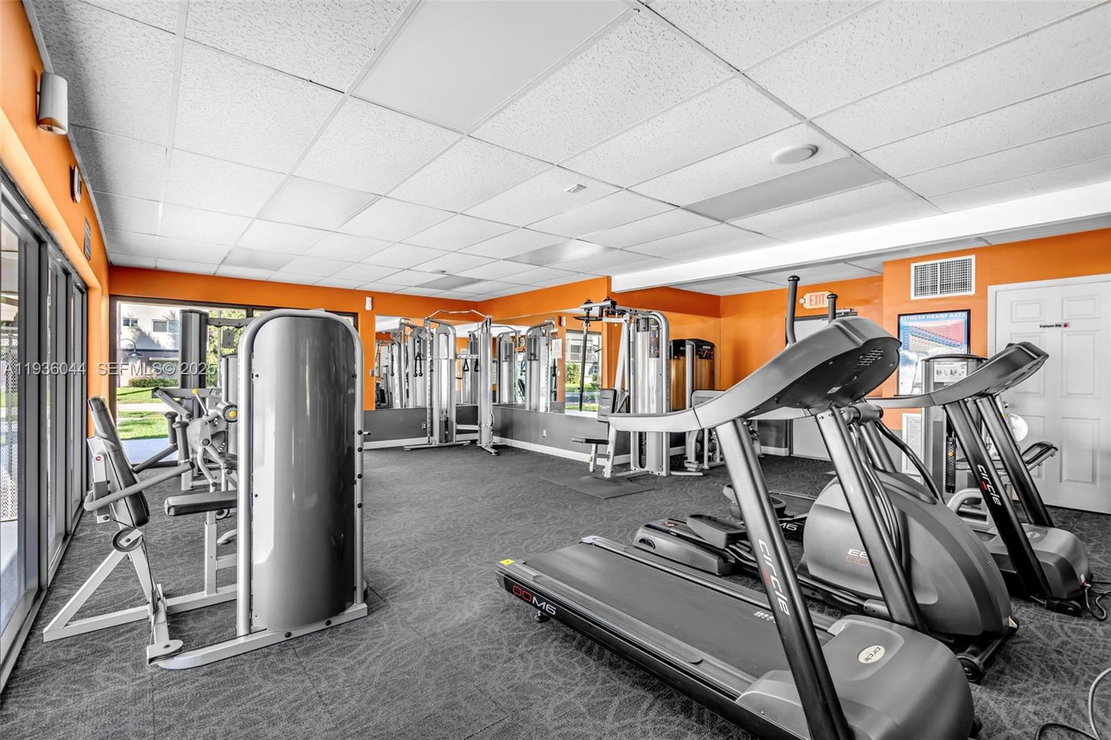 HILLCREST COUNTRY CLUB AP - Residential