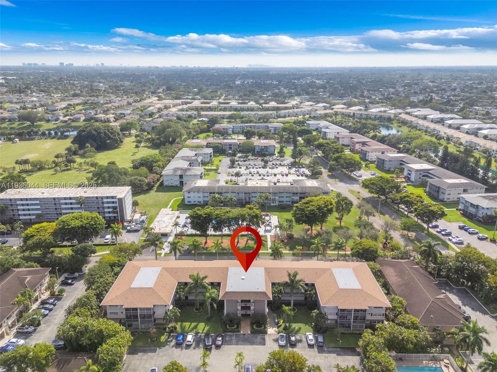 HILLCREST COUNTRY CLUB AP - Residential