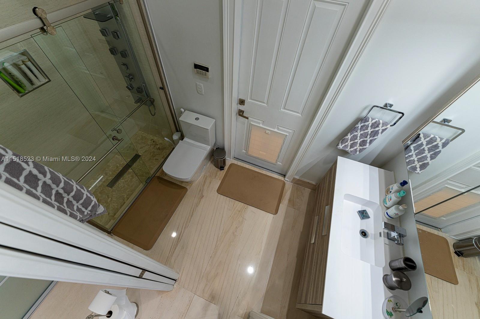 THREE ISLANDS 3RD SEC - Residential Lease