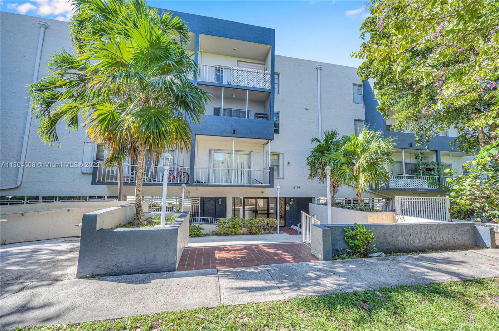 NEW LAND GARDENS CONDO - Residential Lease