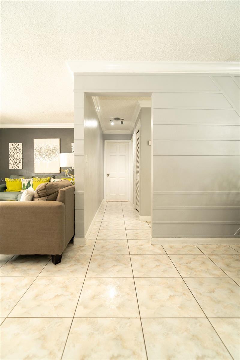SUNSHINE VILLAS - Residential
