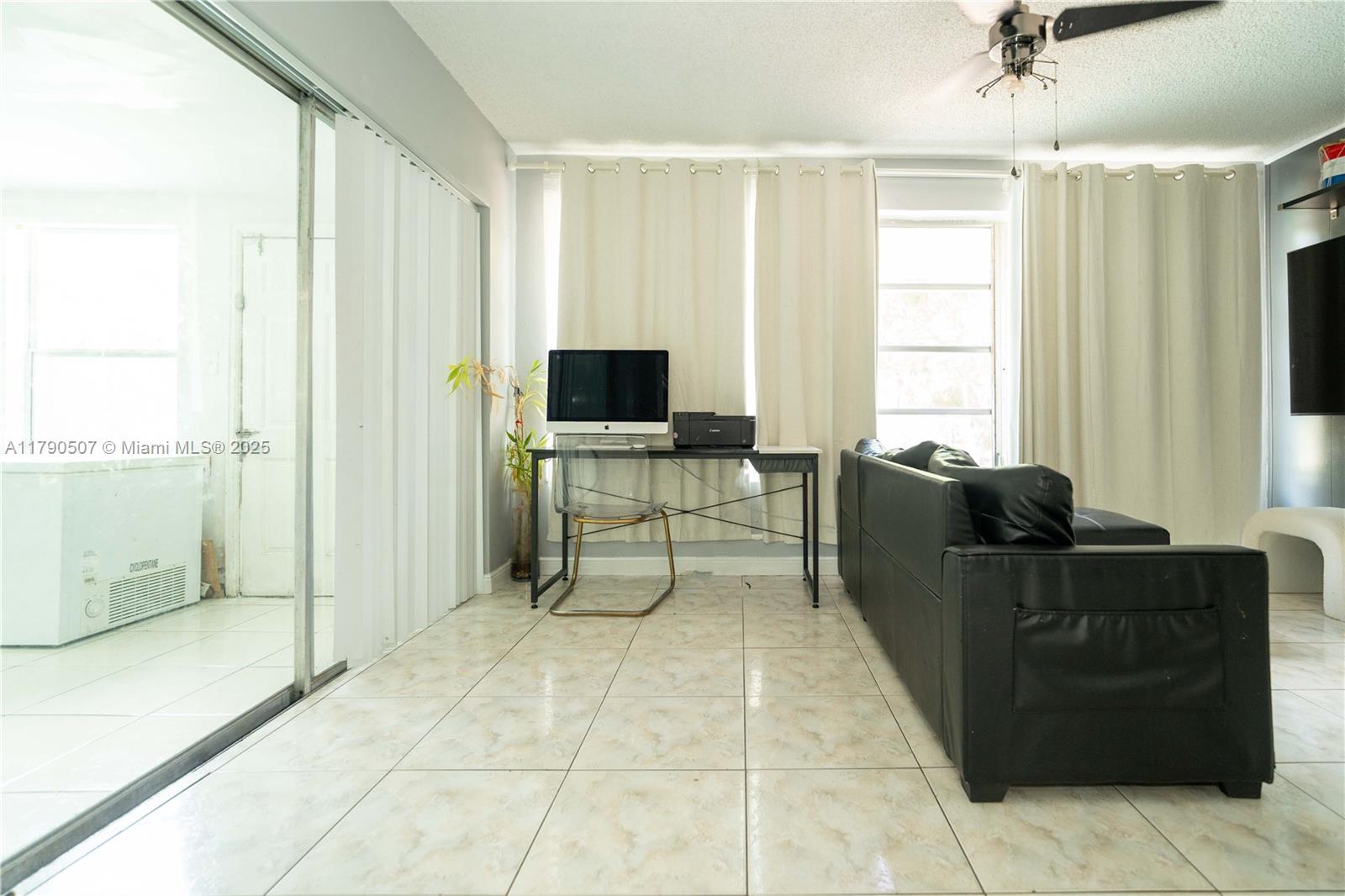 SUNSHINE VILLAS - Residential