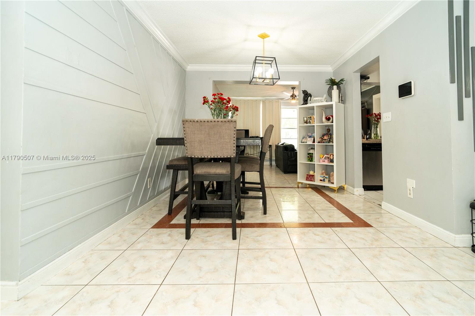 SUNSHINE VILLAS - Residential