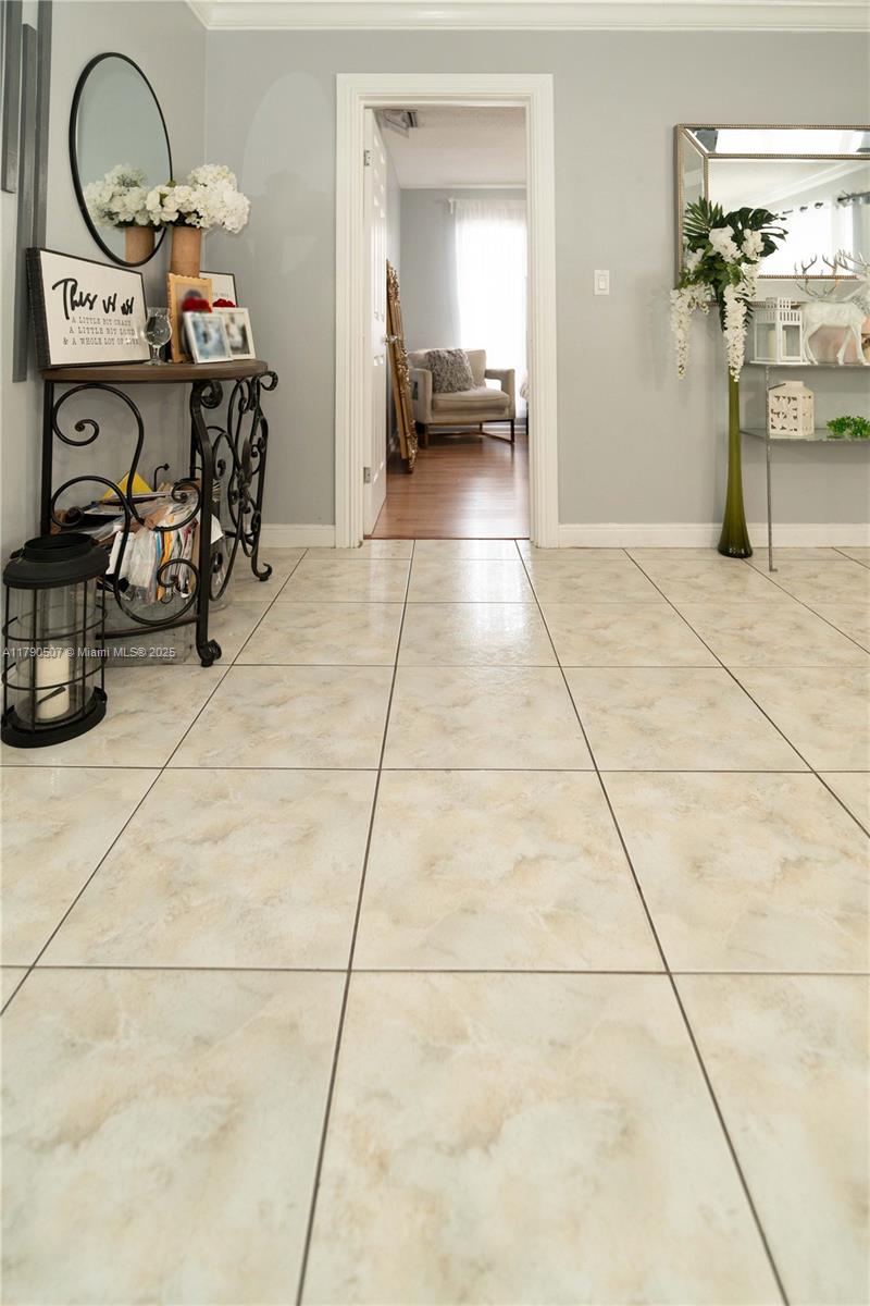 SUNSHINE VILLAS - Residential
