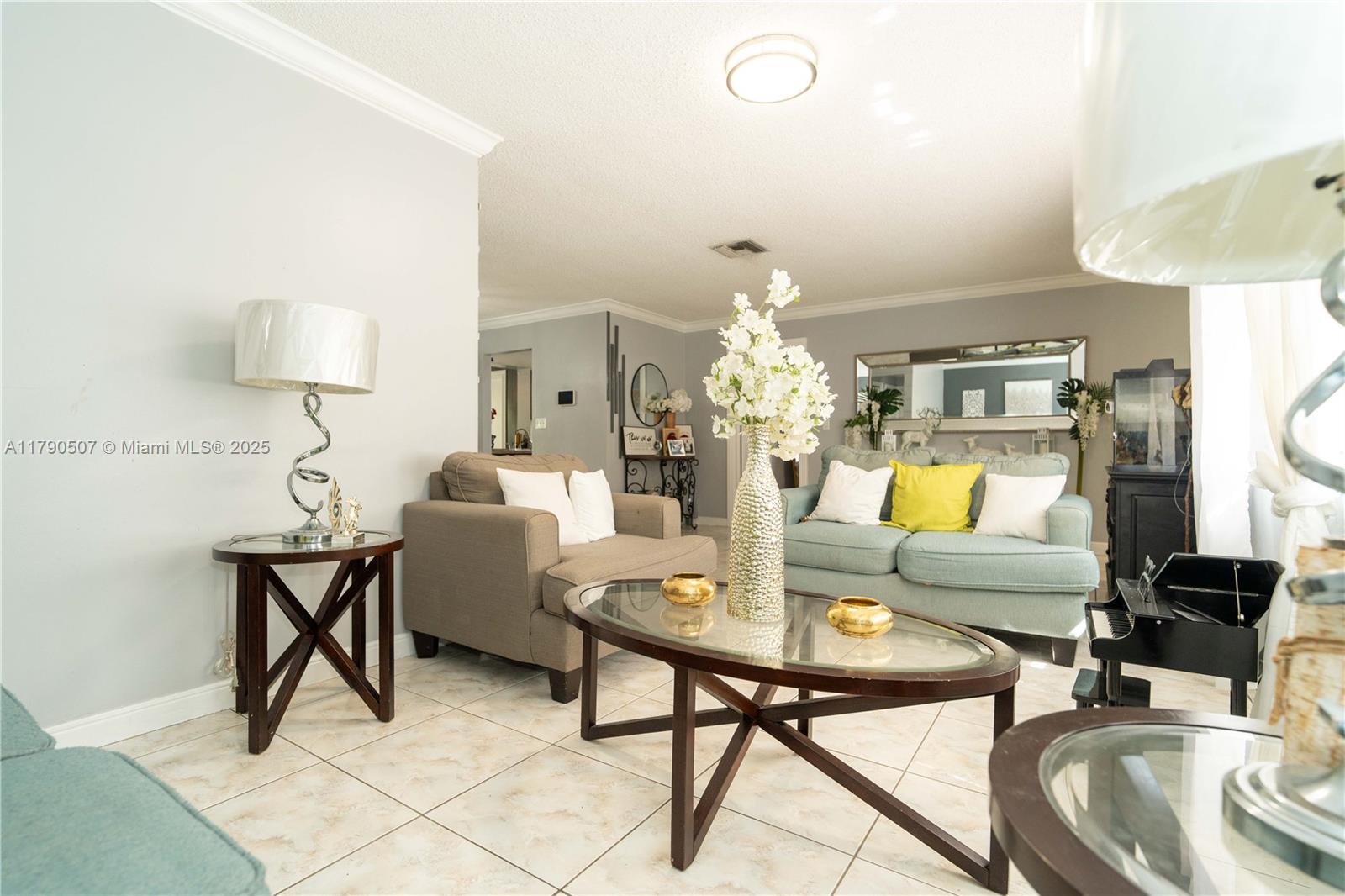SUNSHINE VILLAS - Residential