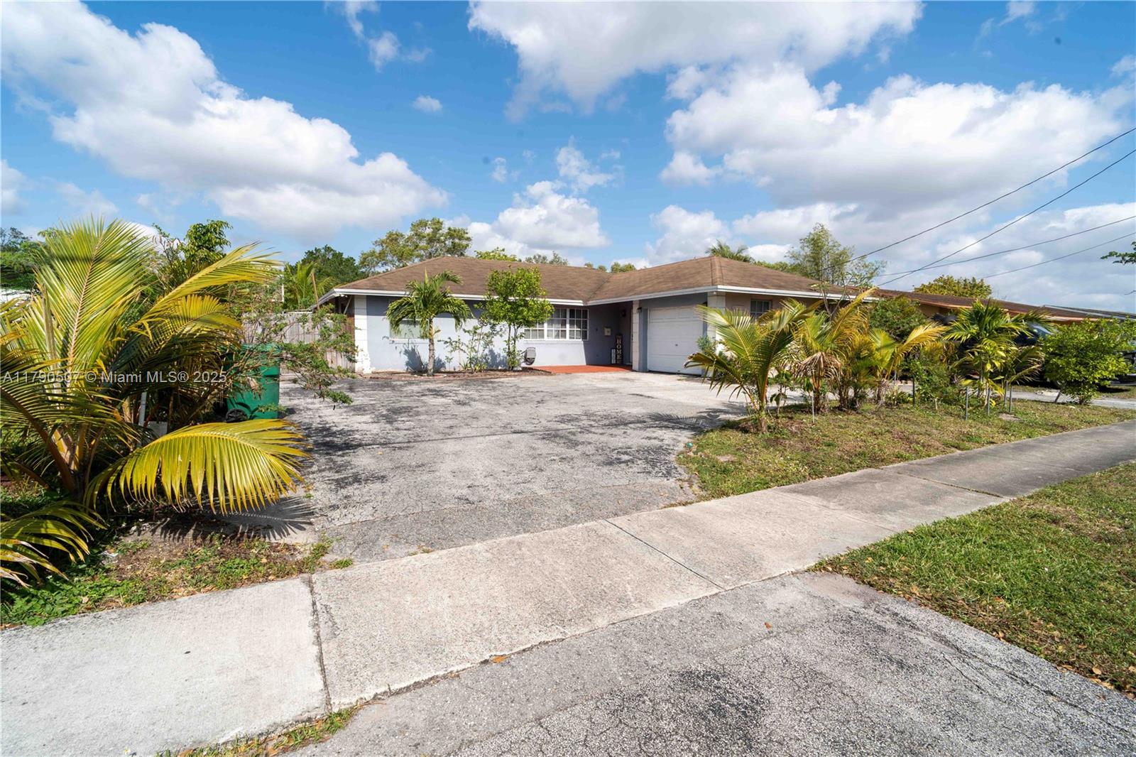 1701 Nw 55th Ave, Lauderhill, Miami-Dade County, Florida - 4 Bedrooms  
3 Bathrooms - 