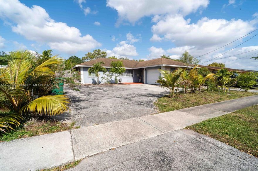 Stunning, oversized home in a prime, growing area of Broward County. This 4/3 bedroom home features a NICE kitchen, two family areas, and a beautiful patio with a pool. Very comfortable for a large family that likes to enjoy the Florida sunshine. It also has a beautiful pergola and is very convenient, with no community maintenance required.
OPEN HOUSE WILL BE HELD ON SATURDAY, MAY 3RD, FROM 12:00 PM TO 4:00 PM.