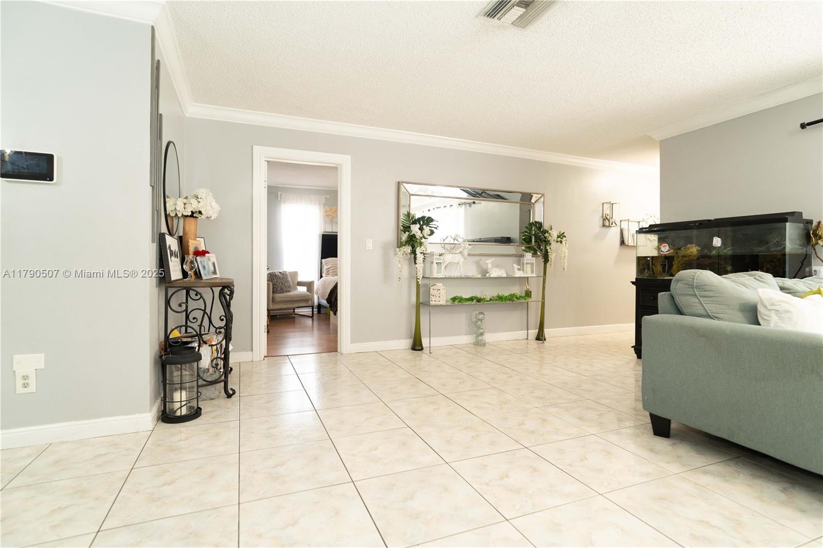 SUNSHINE VILLAS - Residential