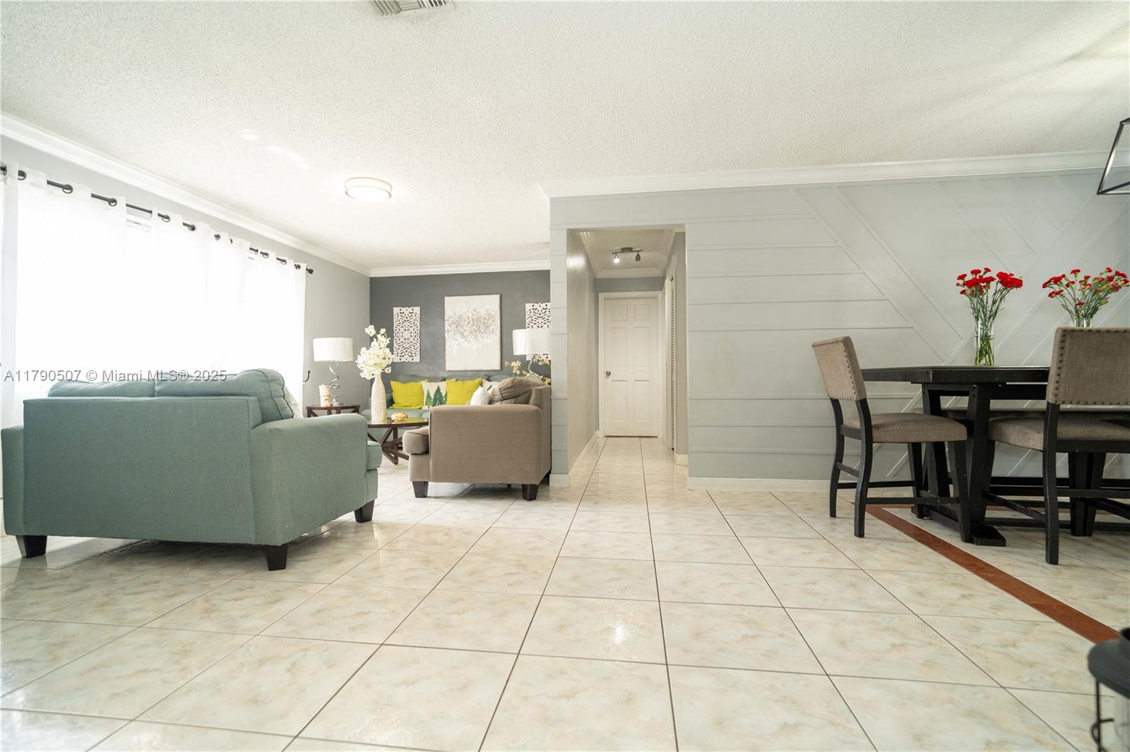 SUNSHINE VILLAS - Residential
