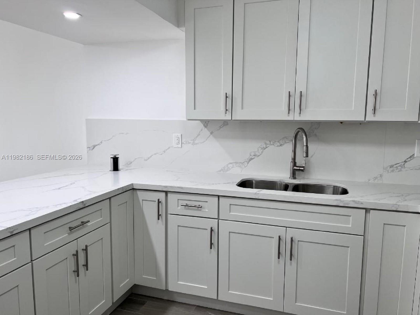 CALUSA CLUB VILG BLDG D - Residential Lease