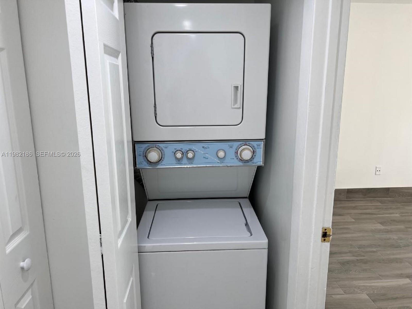 CALUSA CLUB VILG BLDG D - Residential Lease