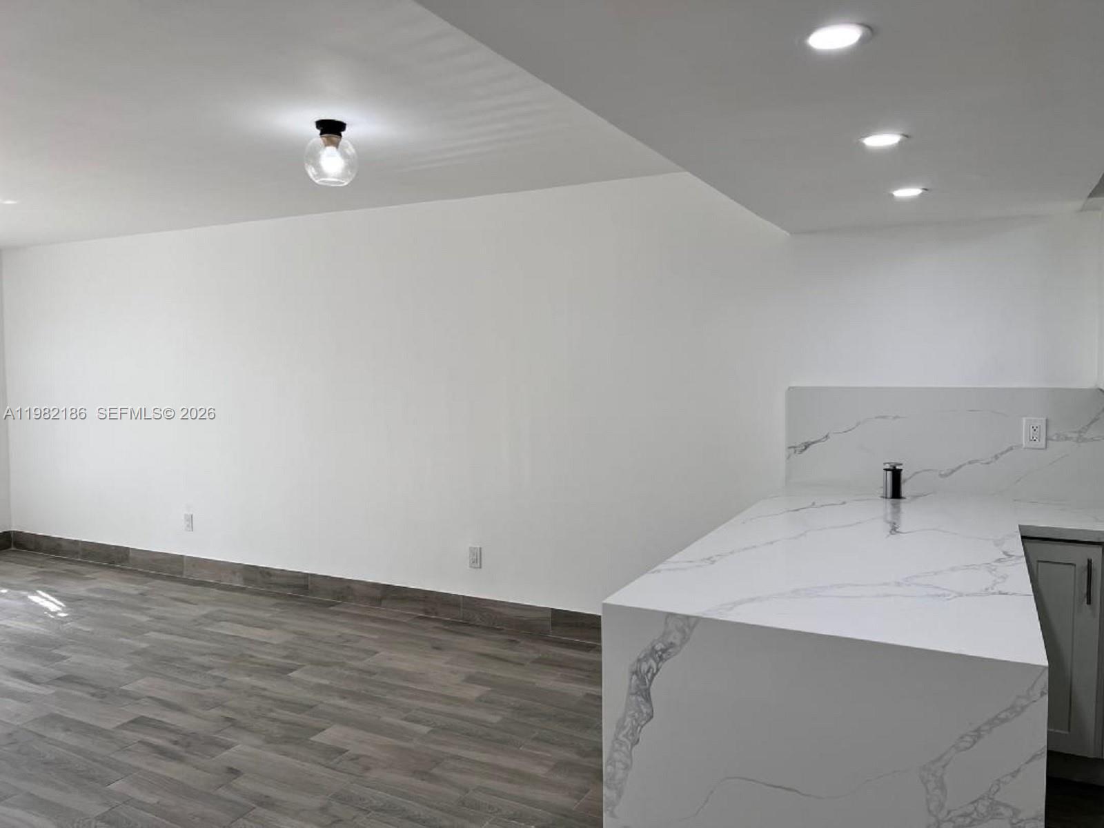 CALUSA CLUB VILG BLDG D - Residential Lease