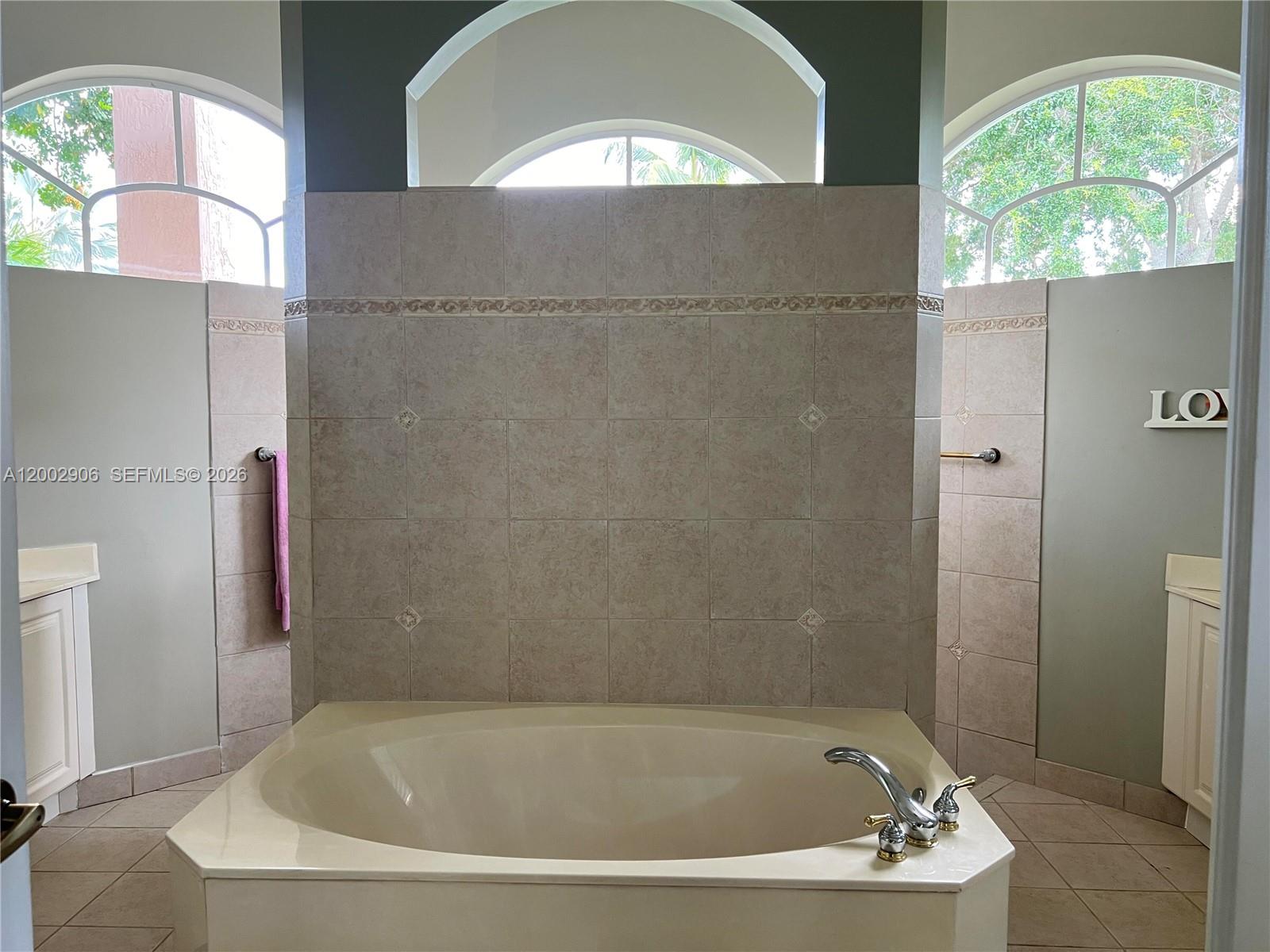 KENSINGTON - Residential