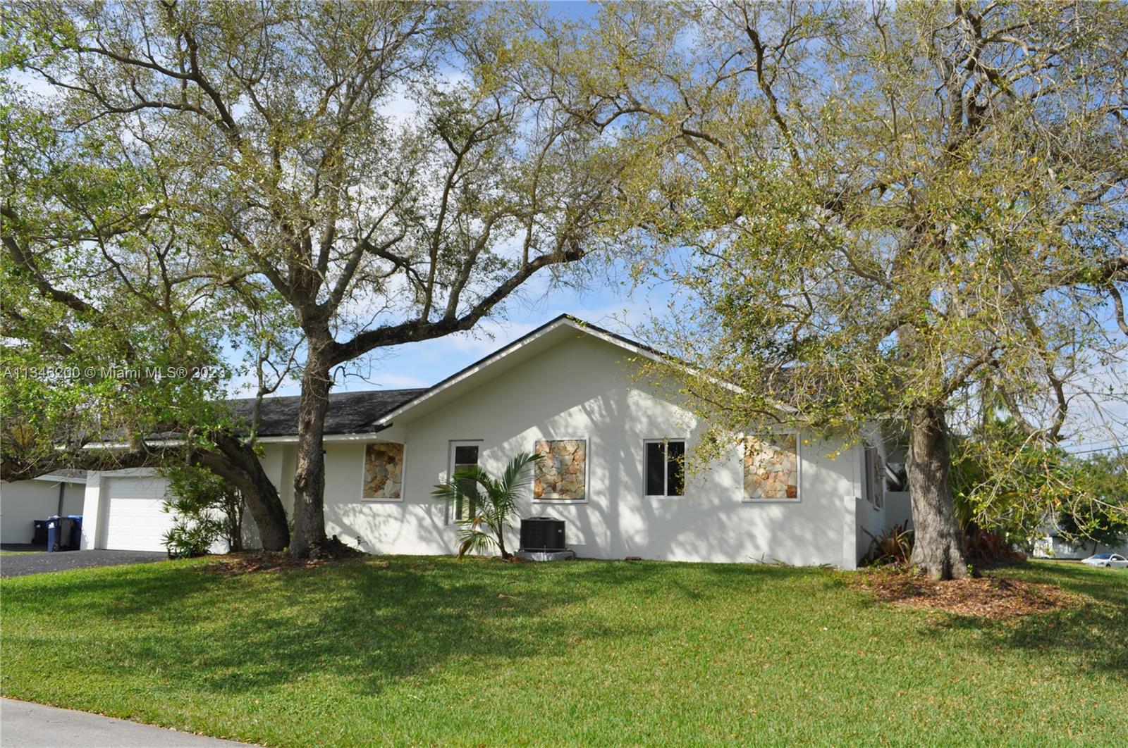 Photo 9 of 62 of 7600 SW 171 house