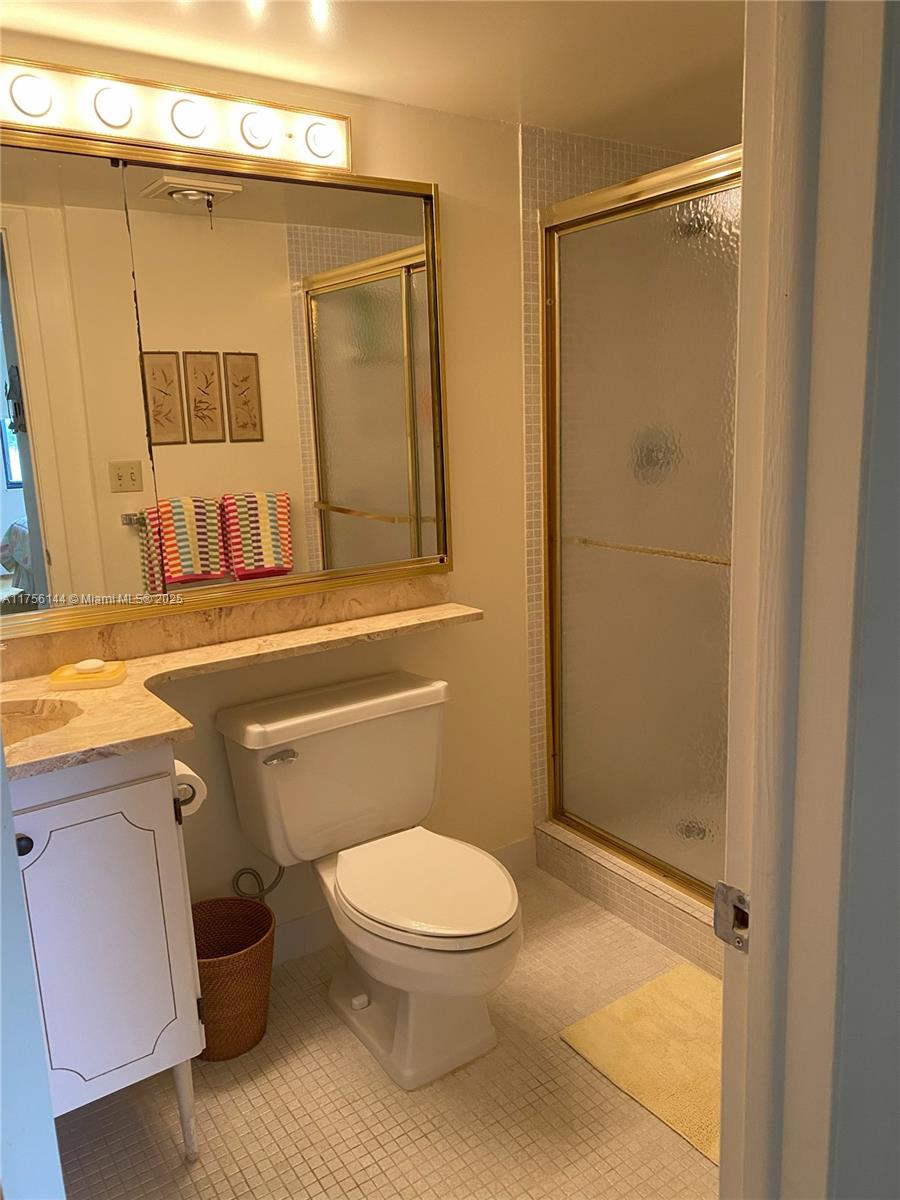 PROMENADE AT KENDALE LAKE - Residential