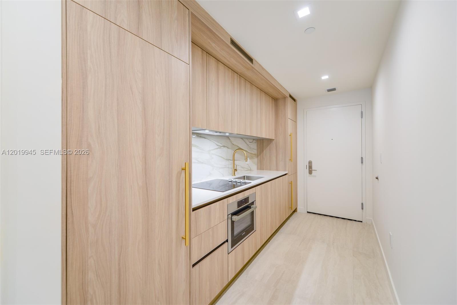 77 5th St 2604