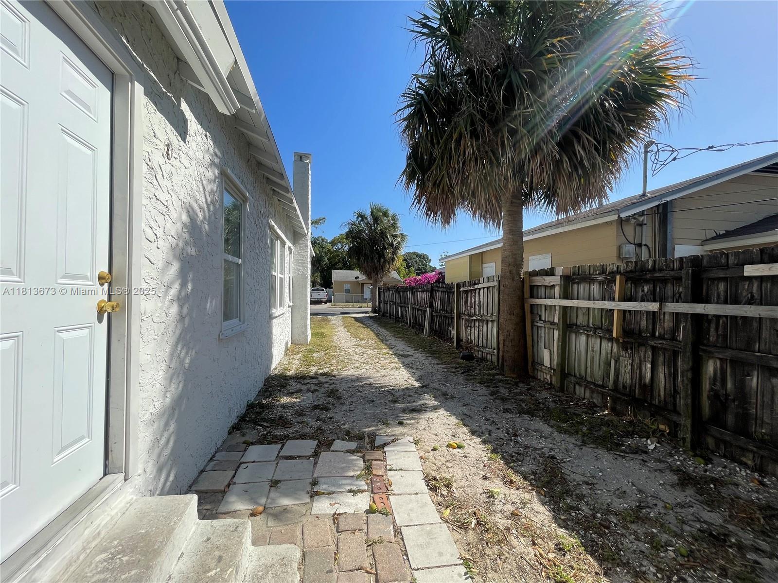 NORTH PALM BCH 4 - Residential