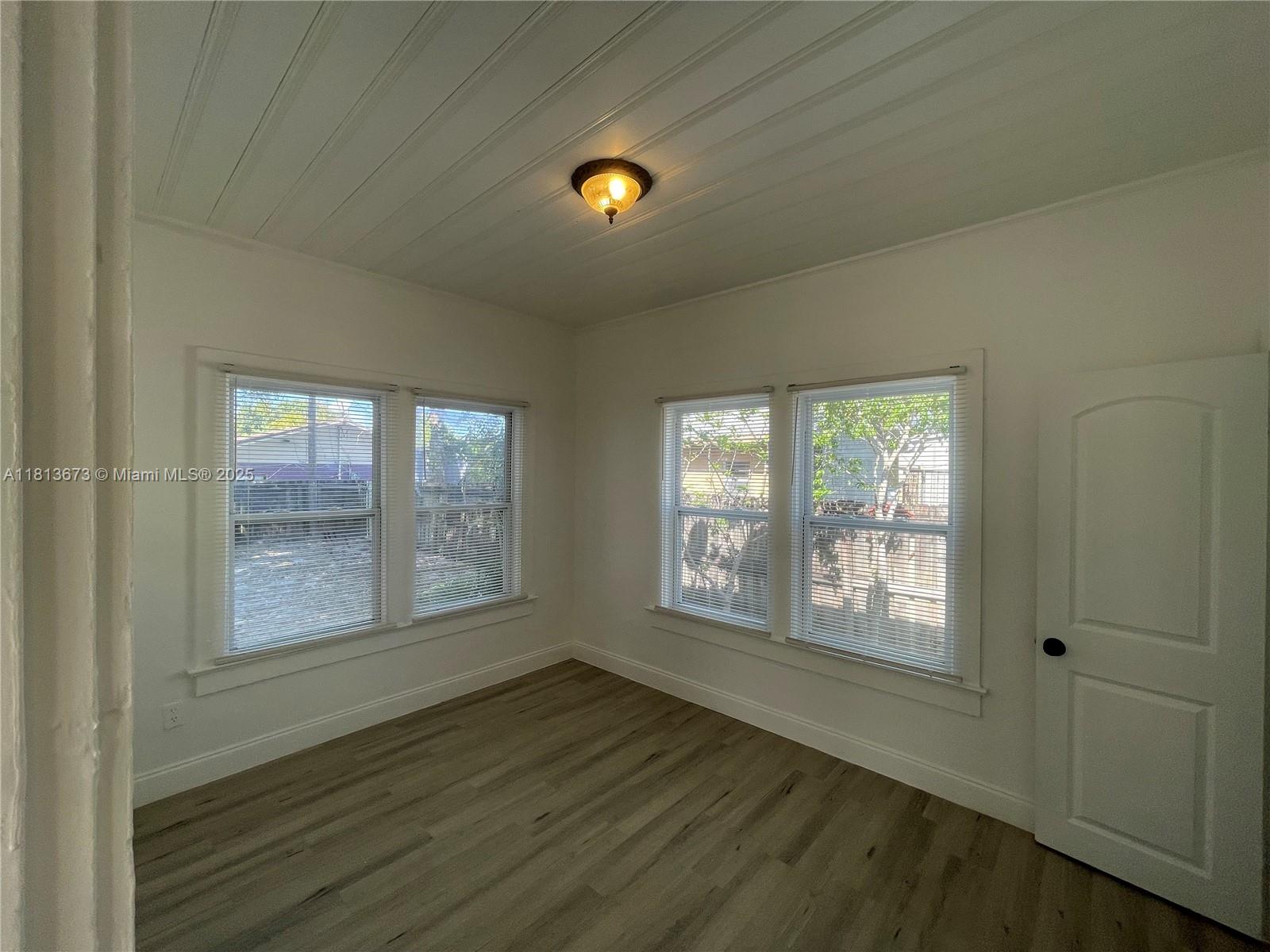 NORTH PALM BCH 4 - Residential