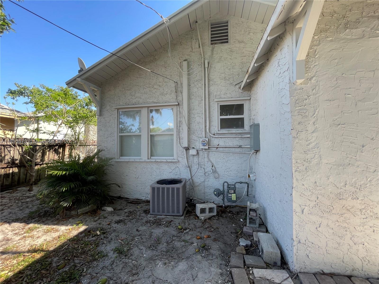 NORTH PALM BCH 4 - Residential