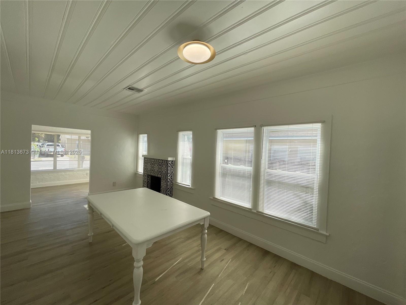 NORTH PALM BCH 4 - Residential