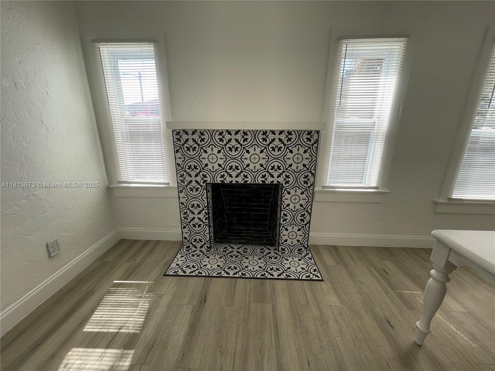 NORTH PALM BCH 4 - Residential
