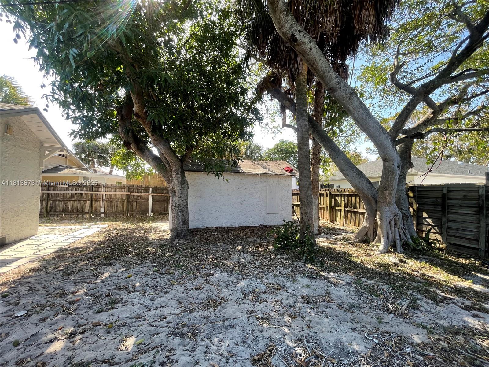 NORTH PALM BCH 4 - Residential