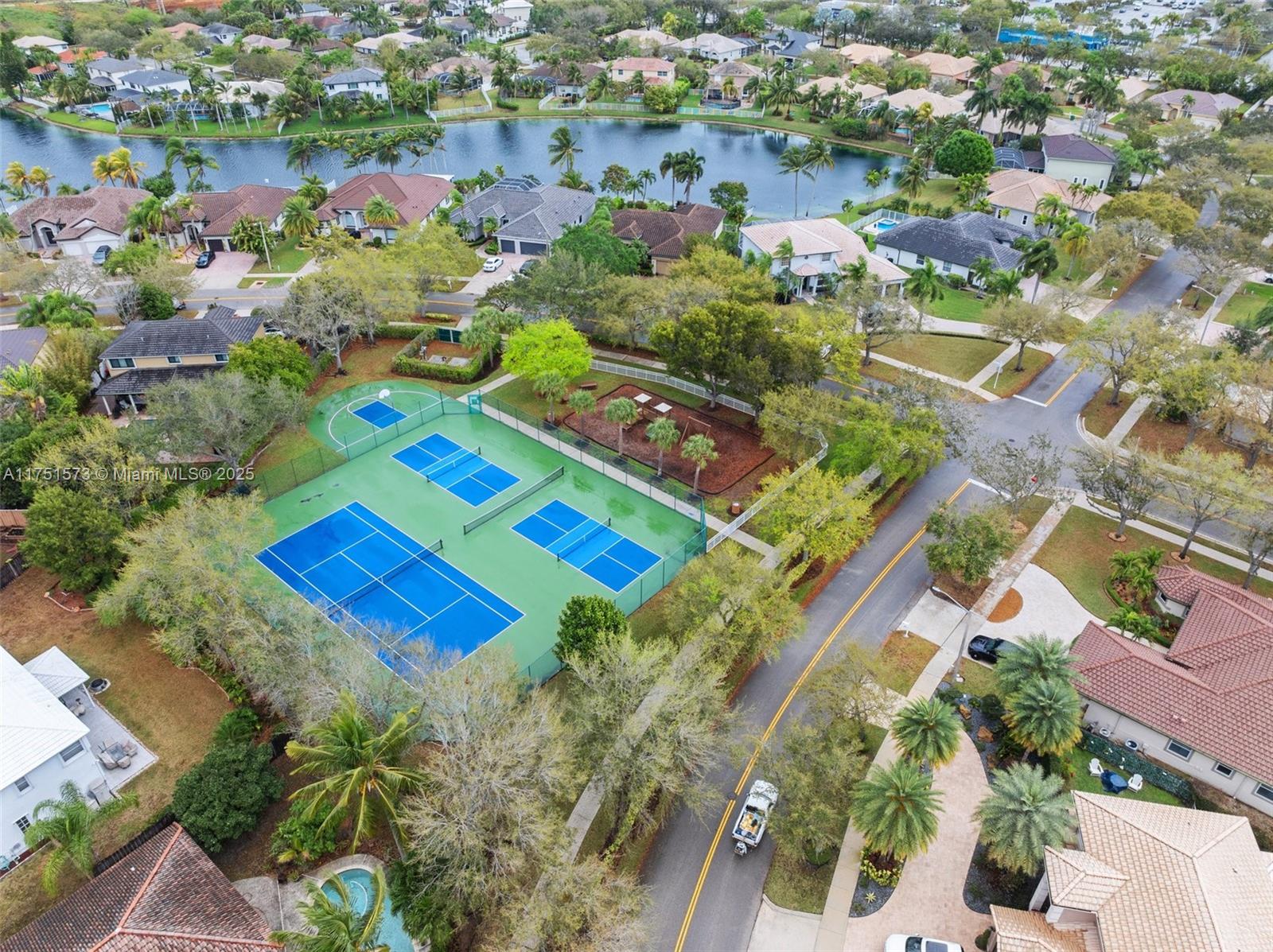 STONERIDGE LAKE ESTATES P - Residential