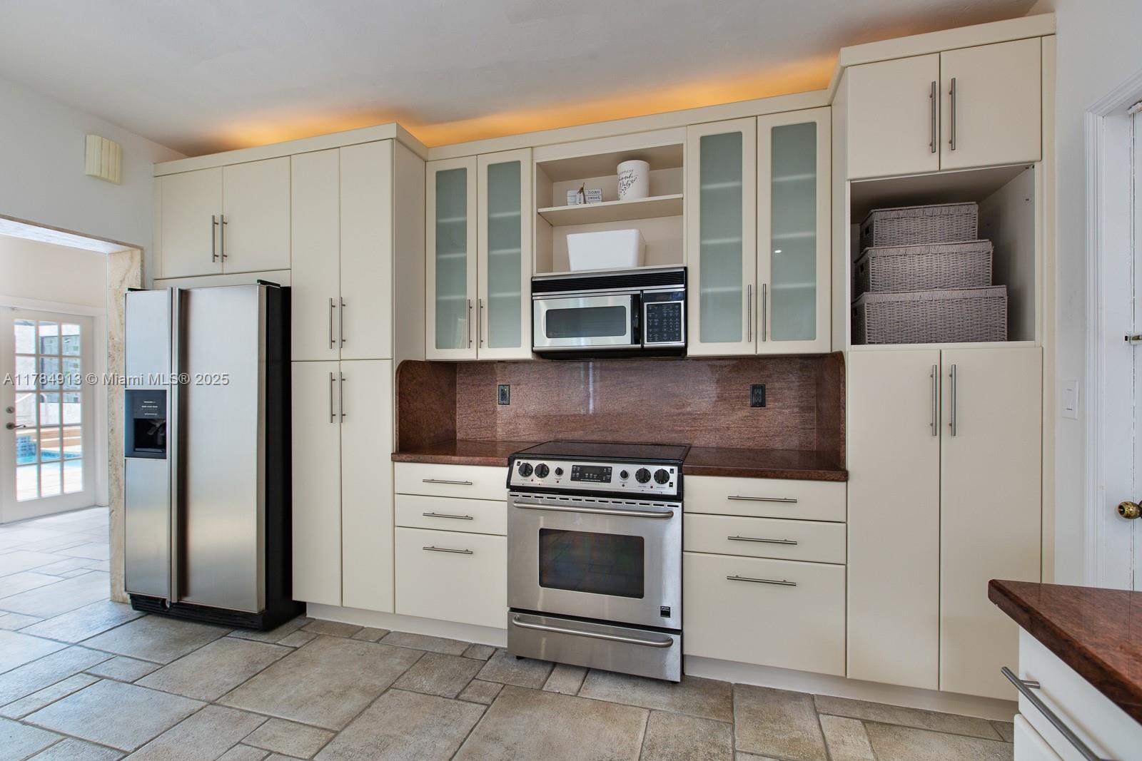 SUNRISE HARBOUR REV PL - Residential