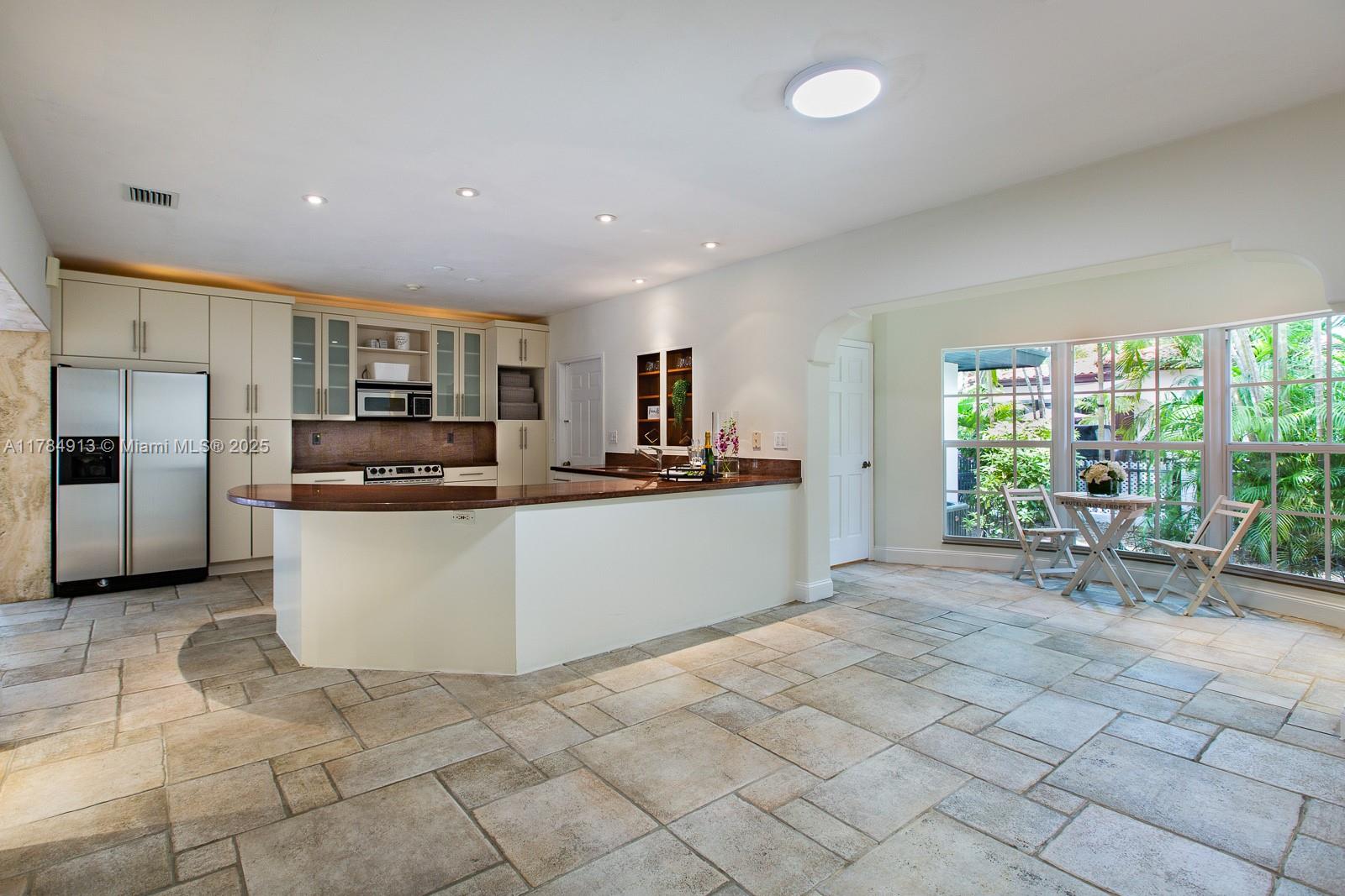 SUNRISE HARBOUR REV PL - Residential